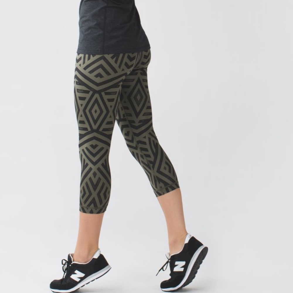 LULULEMON Wunder Under Crop II Full On Extreme - Picture 1 of 4